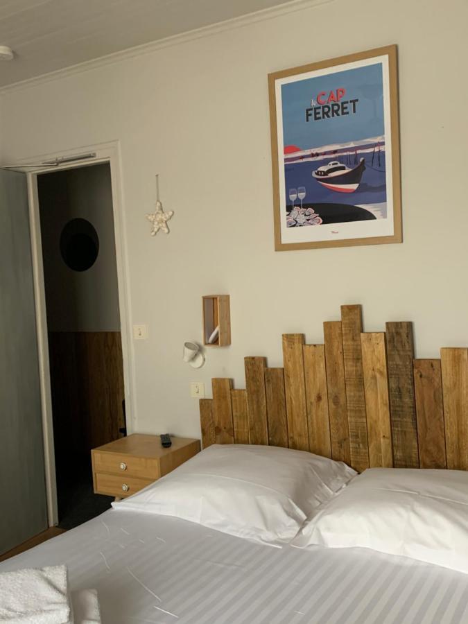 Hotel La Petite Auberge 阿雷斯 外观 照片